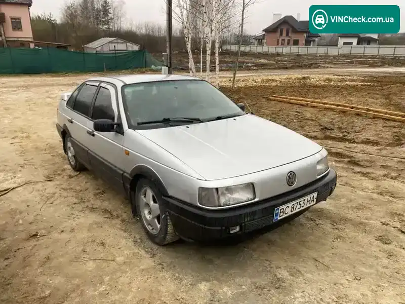 Volkswagen Passat 1988, фото з оголошення 2 з 7, VIN WVWZZZ31ZJE011573
