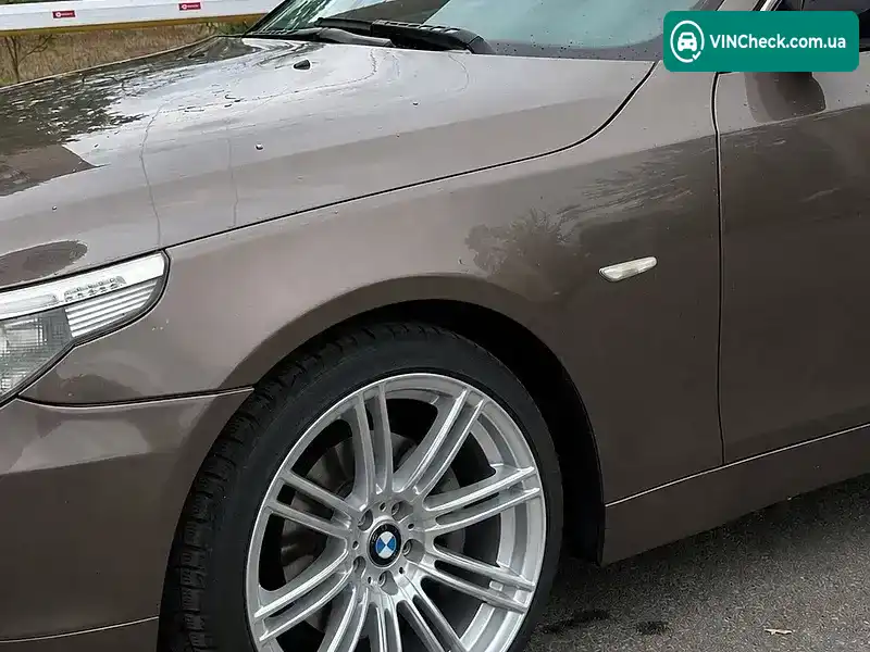 BMW 5 Series 2006, фото з оголошення 2 з 20, VIN WBANE31010B952417