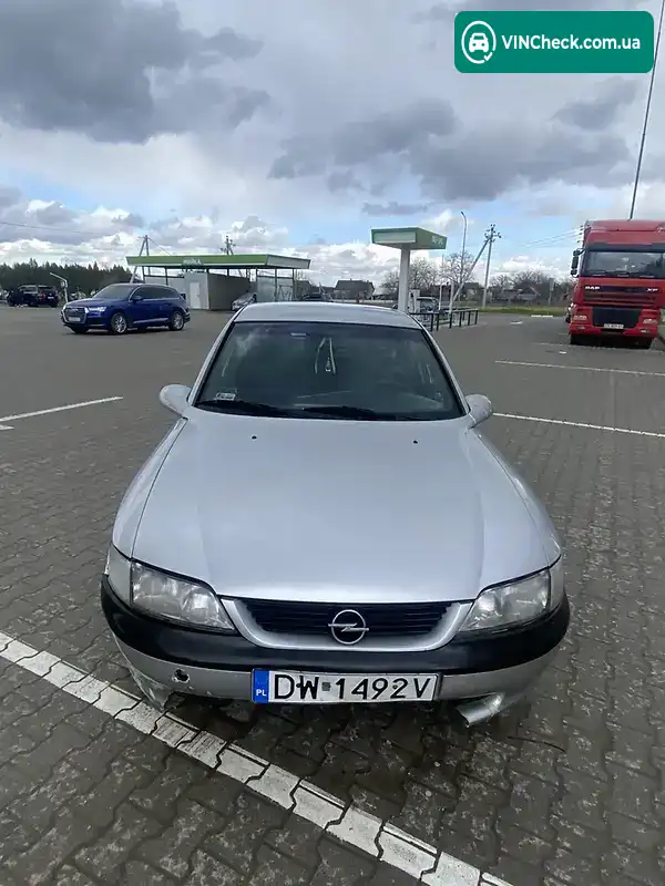 Opel Vectra 1996, фото з оголошення 2 з 9, VIN W0L000036T5265515
