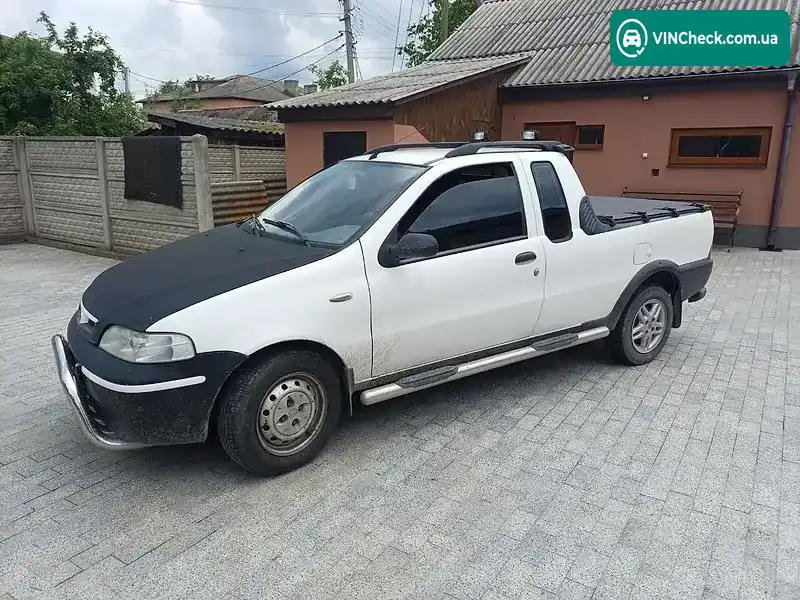 Fiat Strada 2004, фото з оголошення 1 з 11, VIN ZFA17800002425562