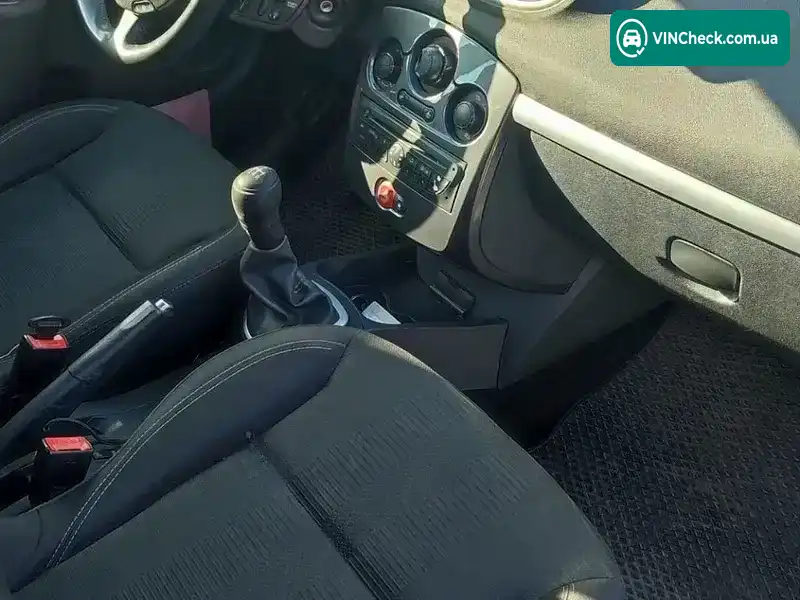 Renault Clio 2011, фото з оголошення 2 з 5, VIN VF1KR2H0H45868243