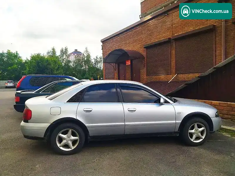 Audi A4 2000, фото з оголошення 1 з 13, VIN WAUZZZ8DZYA183180