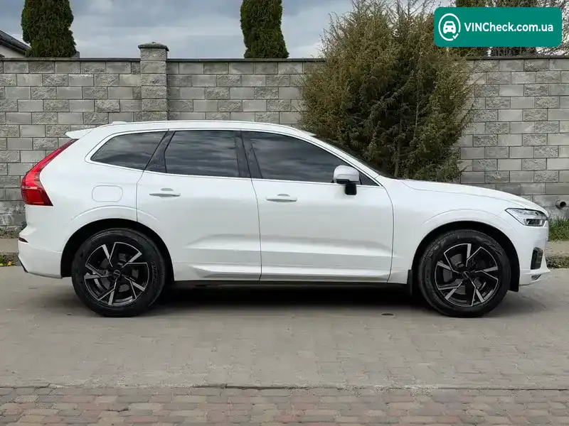 Volvo XC60 2018, фото з оголошення 1 з 21, VIN YV1UZA8UCJ1086090