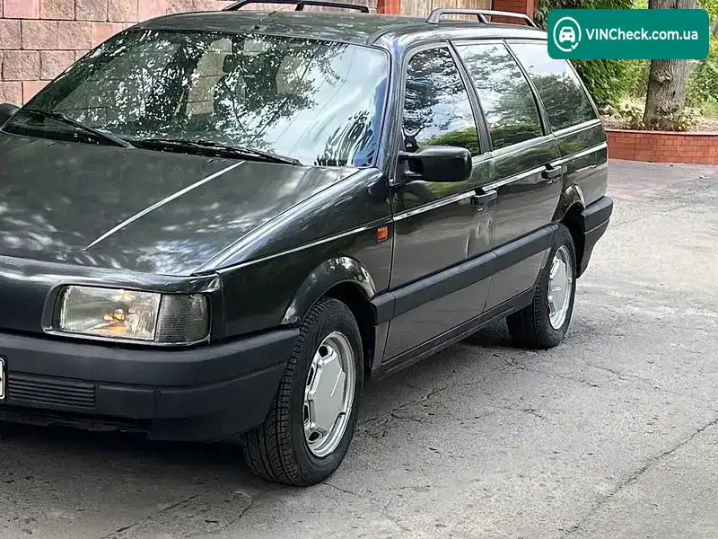 Volkswagen Passat 1992, фото з оголошення 2 з 12, VIN WVWZZZ31ZNE016003