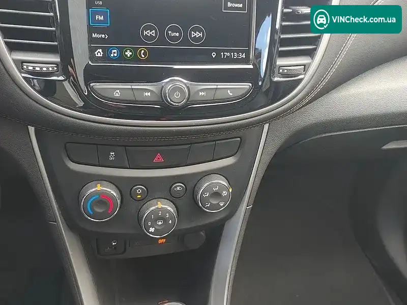 Chevrolet Trax 2018, фото з оголошення 2 з 20, VIN 3GNCJPSB6KL259297