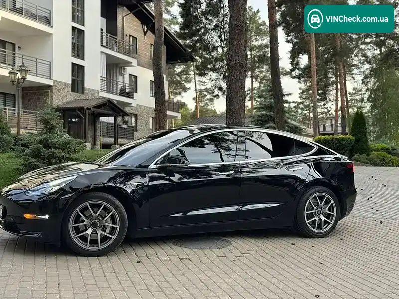Tesla Model 3 2018, фото з оголошення 2 з 14, VIN 5YJ3E1EA4JF166076
