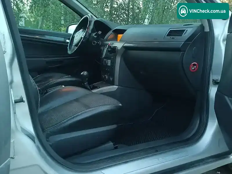 Opel Astra 2004, фото з оголошення 2 з 15, VIN W0L0AHL3552041669