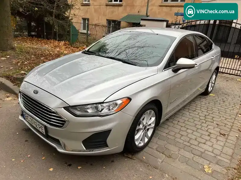 Ford Fusion 2019, фото з оголошення 2 з 15, VIN 3FA6P0LU6KR272209