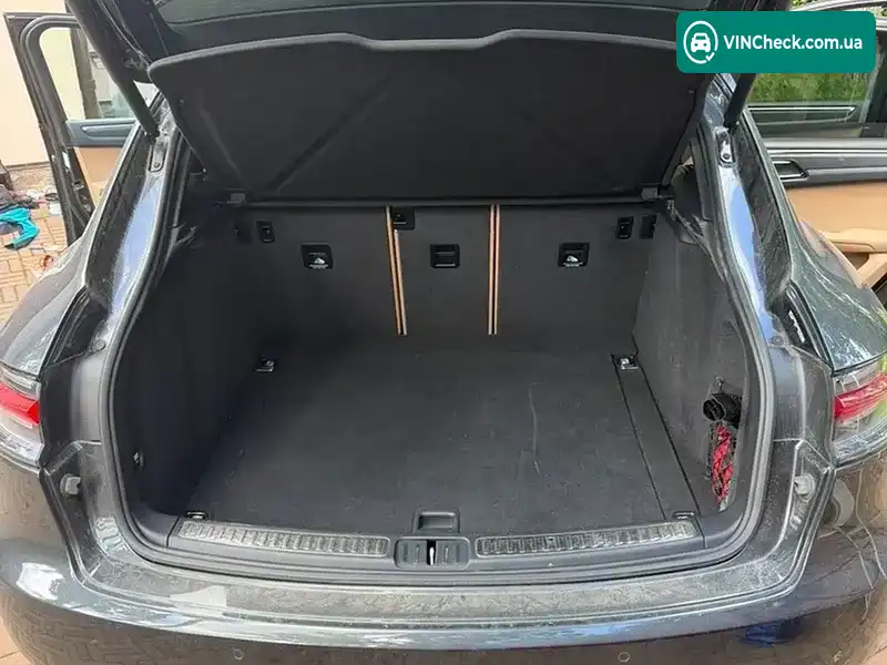 Porsche Macan 2019, фото з оголошення 2 з 8, VIN WP1ZZZ95ZLLB01026