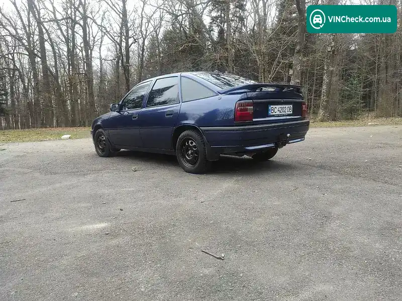 Opel Vectra 1992, фото з оголошення 2 з 10, VIN W0L000089N5250574