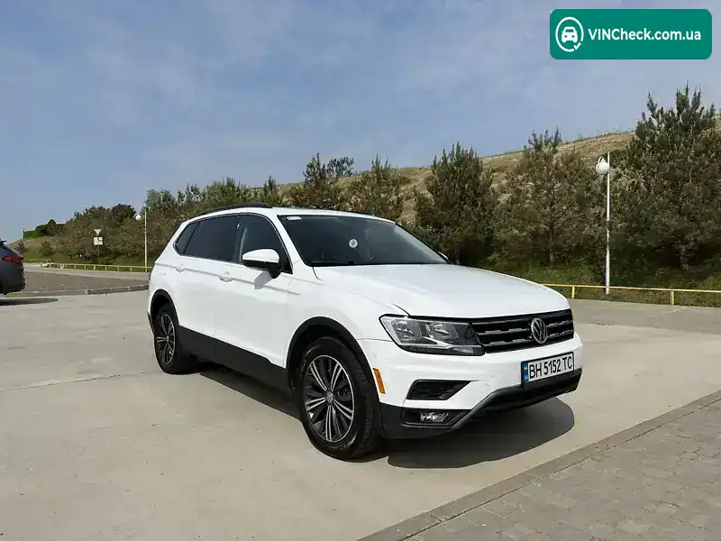 Volkswagen Tiguan 2017, фото з оголошення 1 з 12, VIN 3VV3B7AX5JM004993