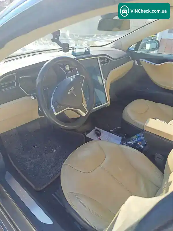 Tesla Model S 2015, фото з оголошення 2 з 6, VIN 5YJSA1E2XFF109839