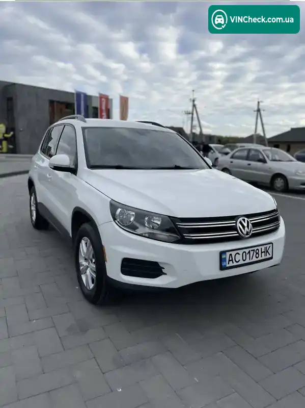 Volkswagen Tiguan 2017, фото з оголошення 1 з 9, VIN WVGAV7AX4HK025599