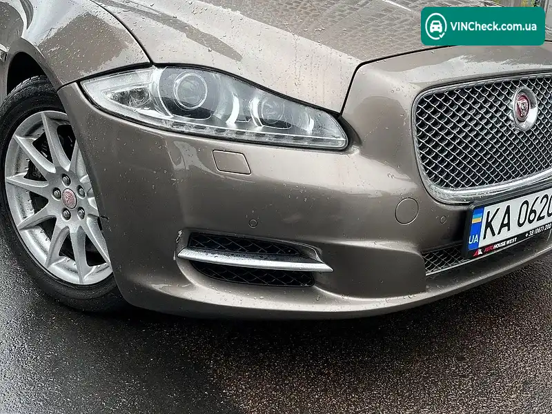 Jaguar XJ 2015, фото з оголошення 2 з 18, VIN SAJAA20M7FPV88349