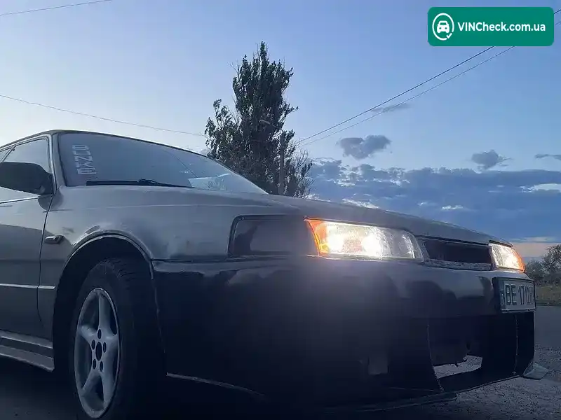 Mazda 626 1988, фото з оголошення 2 з 5, VIN JMZGD141201170107