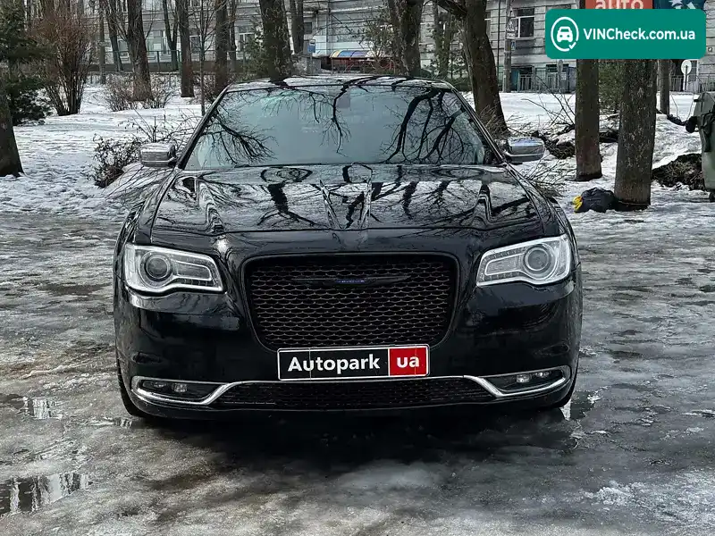 Chrysler 300 2018, фото з оголошення 2 з 21, VIN 2C3CCAKG3JH269079