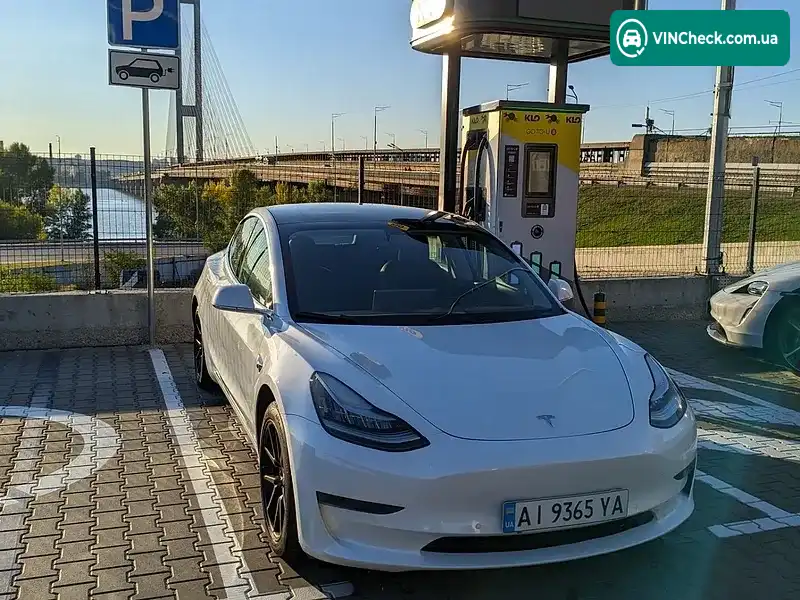 Tesla Model 3 2020, фото з оголошення 2 з 14, VIN 5YJ3E1EA3LF737138