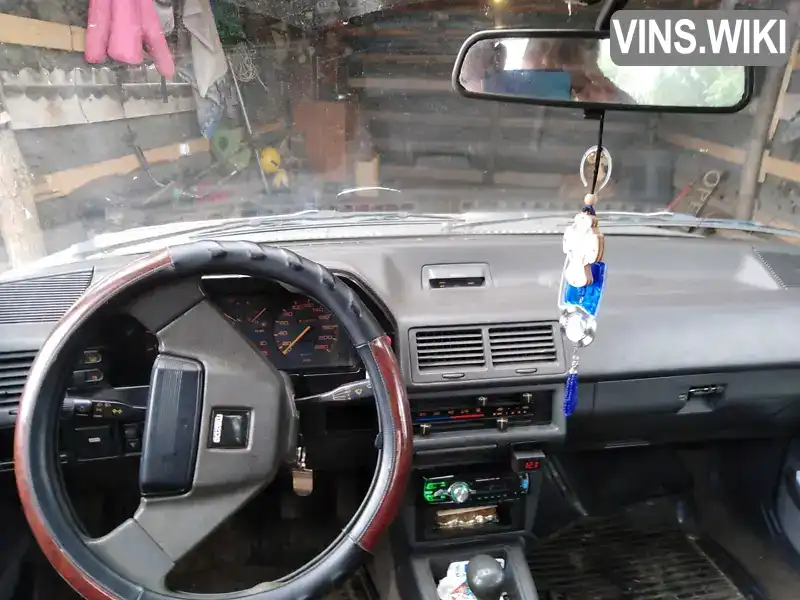 Mazda 626 1986, фото з оголошення 2 з 3, VIN JMZGC121201666440