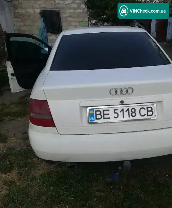 Audi A4 1995, фото з оголошення 1 з 4, VIN WAUZZZ8DZSA092118
