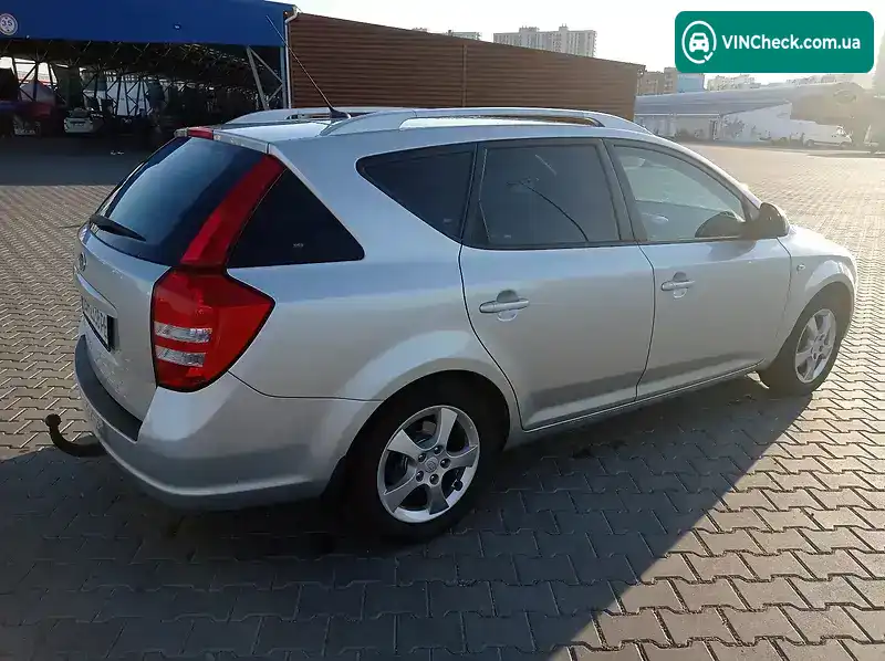 Kia Ceed 2008, фото з оголошення, VIN U5YFF52228L032291