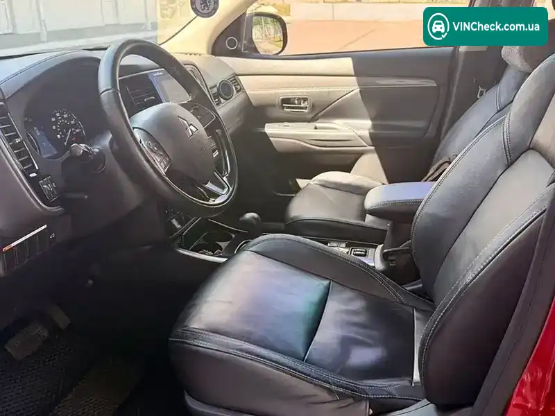 Mitsubishi Outlander 2018, фото з оголошення 2 з 7, VIN JA4AZ3A31KZ011294