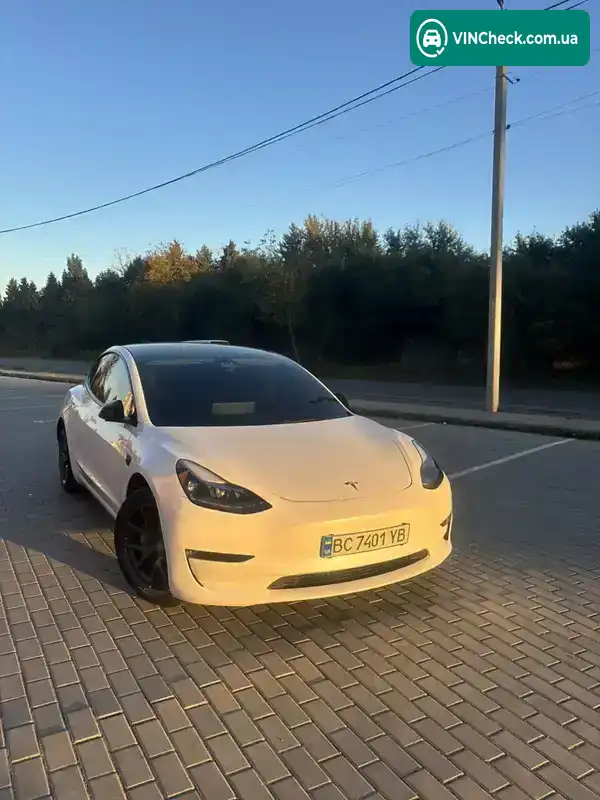 Tesla Model 3 2021, фото з оголошення 2 з 11, VIN 5YJ3E1EB6NF130792