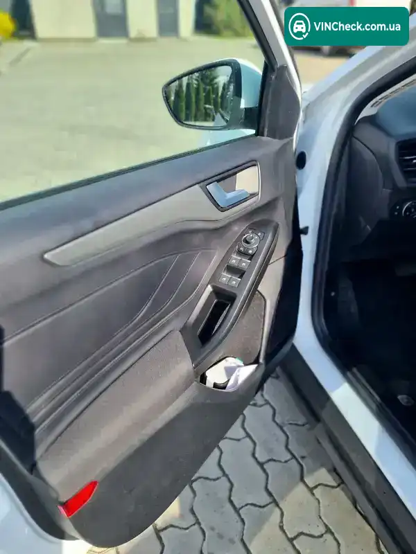 Ford Focus 2023, фото з оголошення 2 з 21, VIN WF0PXXGCHPPD62745