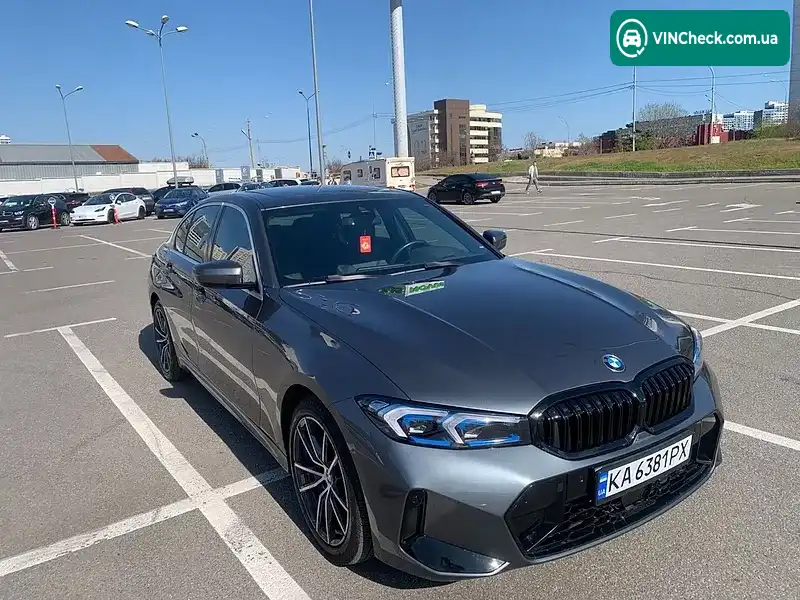 BMW 3 Series 2019, фото з оголошення 2 з 20, VIN WBA5R1C54KAK12242