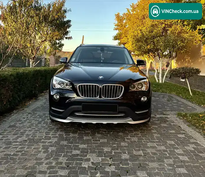 BMW X1 2014, фото з оголошення 2 з 21, VIN WBAVP91040VV48166