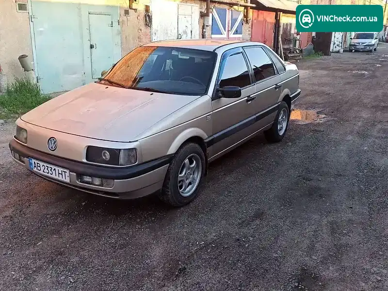 Volkswagen Passat 1988, фото з оголошення 2 з 18, VIN WVWZZZ31ZJE025380