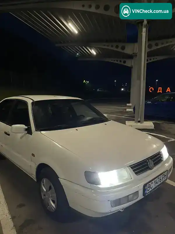 Volkswagen Passat 1995, фото з оголошення 2 з 13, VIN WVWZZZ3AZTE076504