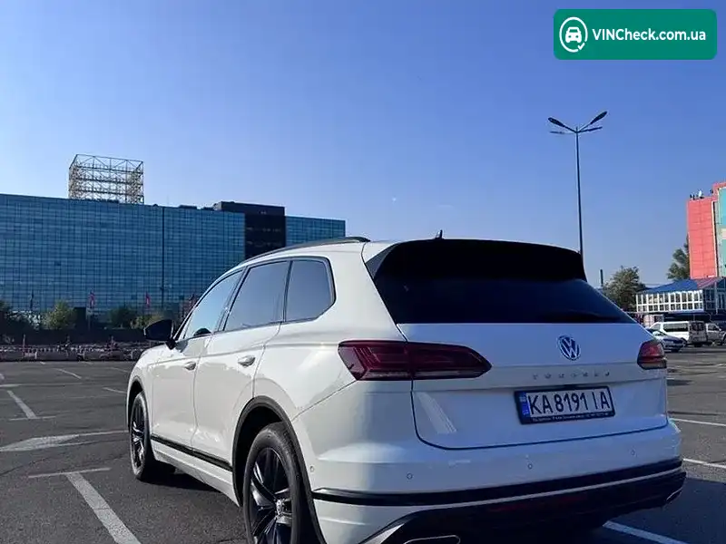 Volkswagen Touareg 2018, фото з оголошення 2 з 20, VIN WVGZZZCRZKD010215