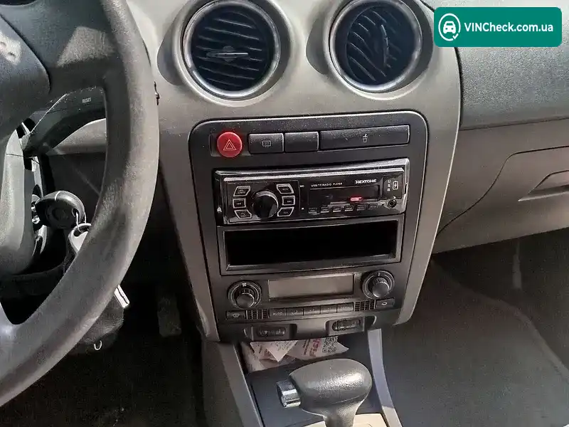SEAT Ibiza 2004, фото з оголошення 2 з 8, VIN VSSZZZ6LZ4R230443