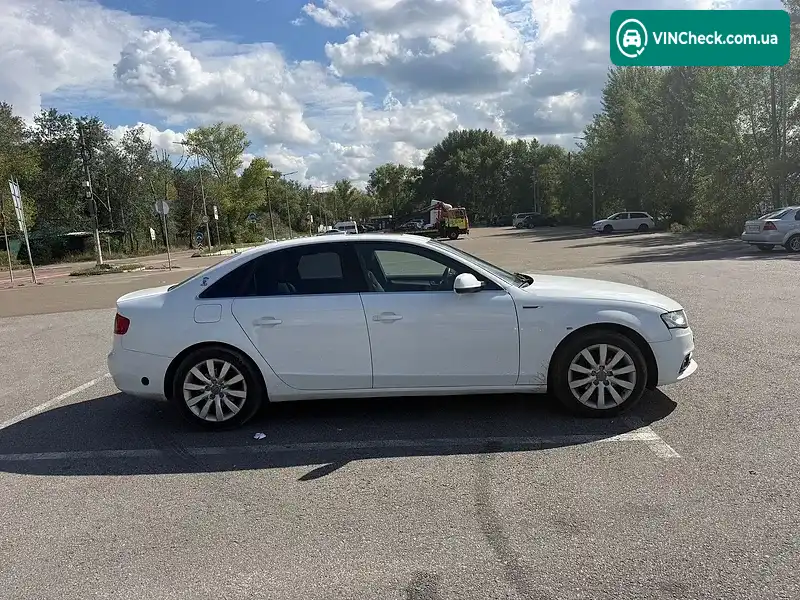 Audi A4 2011, фото з оголошення 2 з 10, VIN WAUFFAGL5BN050377