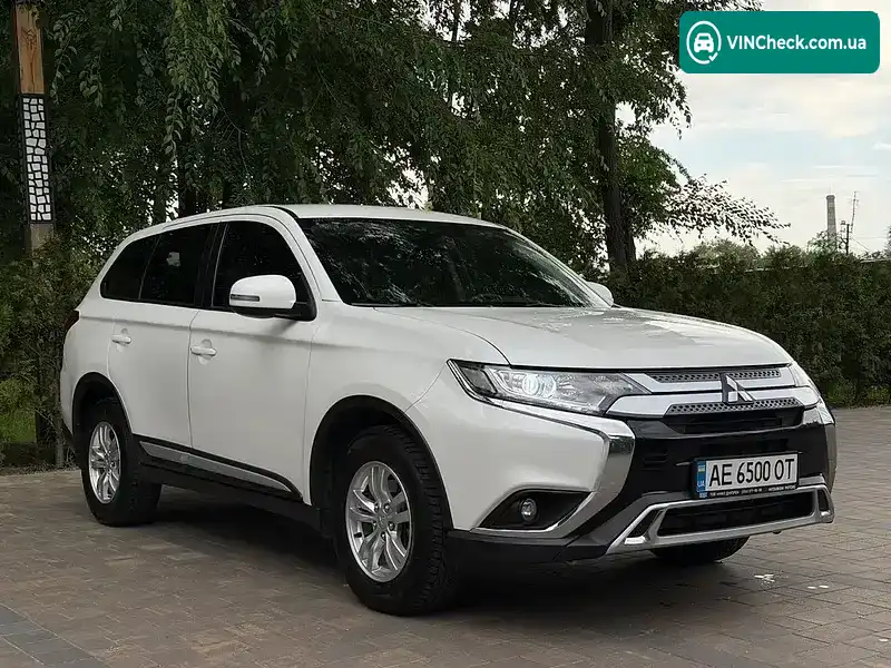 Mitsubishi Outlander 2021, фото з оголошення 2 з 20, VIN JMBXTGF2WLZ001549