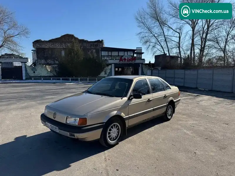 Volkswagen Passat 1988, фото з оголошення 2 з 20, VIN WVWZZZ31ZJE003476