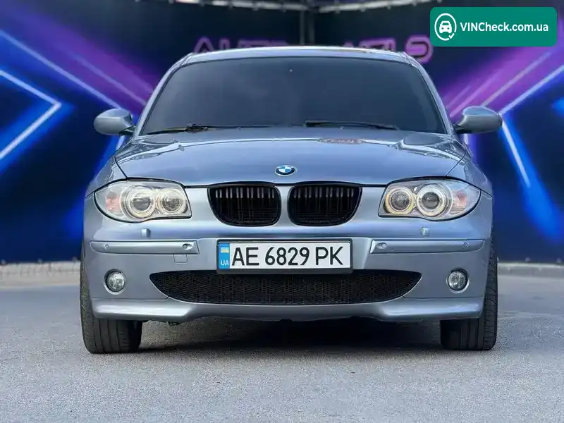 BMW 1 Series 2004, фото з оголошення 2 з 9, VIN WBAUF51050JT41767