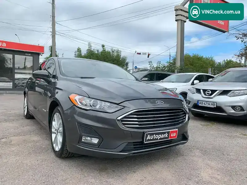 Ford Fusion 2018, фото з оголошення 2 з 21, VIN 3FA6P0LU0KR131863