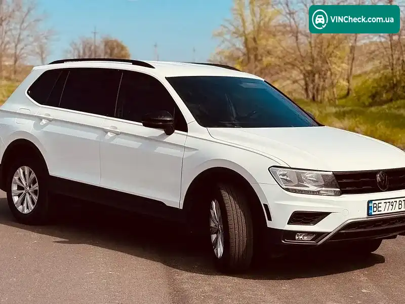 Volkswagen Tiguan 2017, фото з оголошення 1 з 20, VIN 3VV2B7AX6JM002021