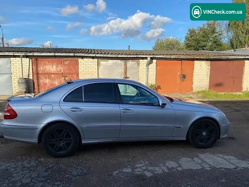 Mercedes-Benz E-Class 2005, фото з оголошення 2 з 17, VIN WDB2110201A907517