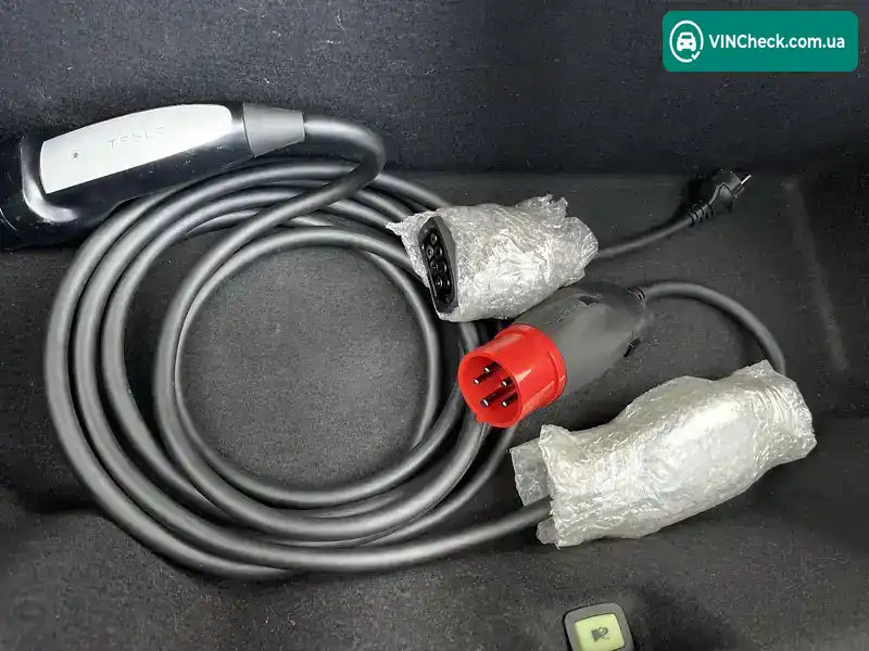 Tesla Model S 2017, фото з оголошення 2 з 21, VIN 5YJSA7E11HF218865