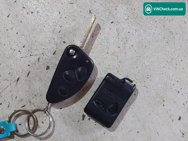 Alfa Romeo 147 2002, фото з оголошення 1 з 9, VIN ZAR93700003080195