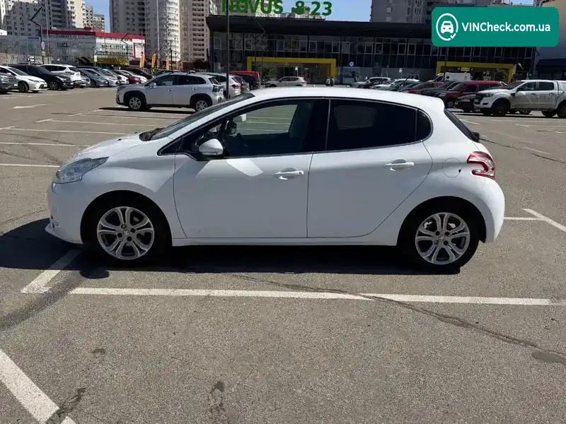 Peugeot 208 2013, фото з оголошення 2 з 20, VIN VF3CC5FS9DT113070