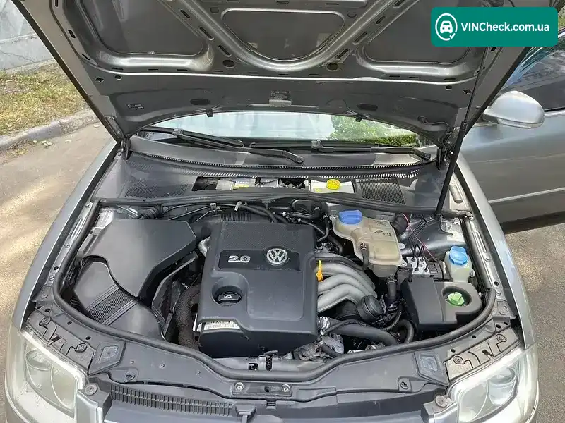 Volkswagen Passat 2004, фото з оголошення 2 з 15, VIN WVWZZZ3BZ4E272172