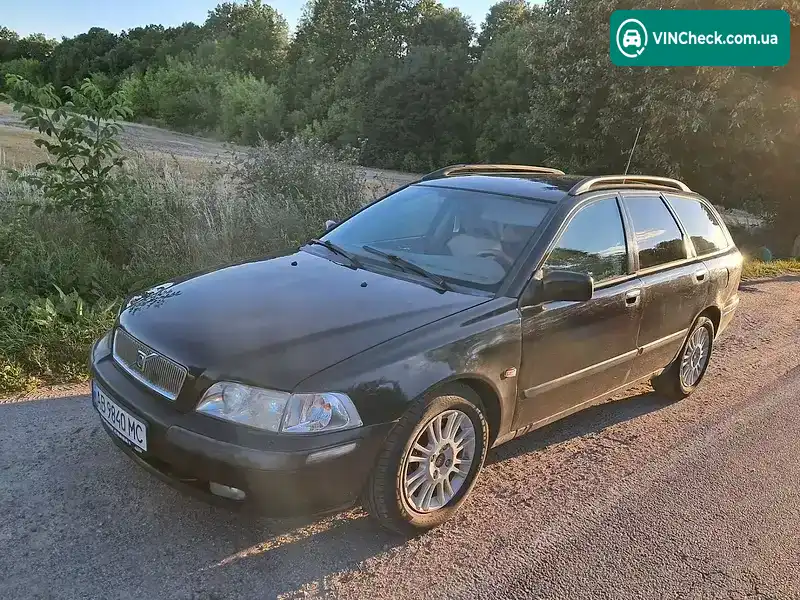 Volvo V40 2001, фото з оголошення 2 з 20, VIN YV1VW78822F821920