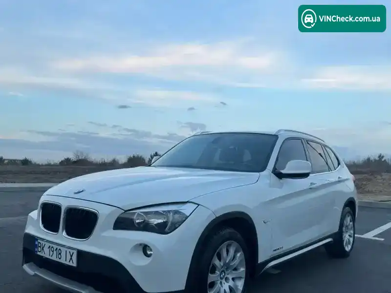 BMW X1 2011, фото з оголошення 2 з 21, VIN WBAVL1C51CVR77971