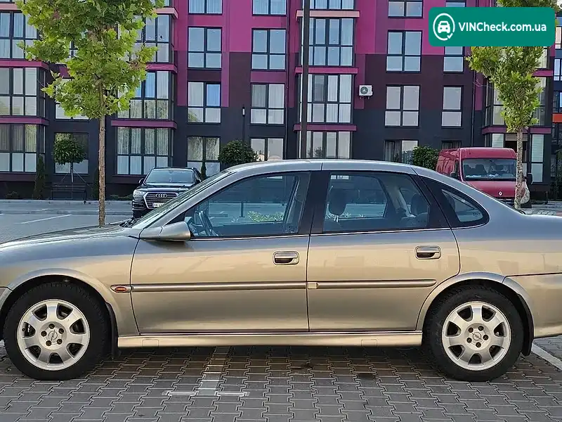 Opel Vectra 1999, фото з оголошення 2 з 20, VIN W0L0JBF19X1170882