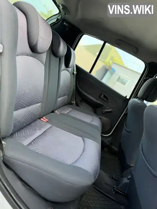 Renault Clio 2002, фото з оголошення 2 з 19, VIN VF1BB080F27316051