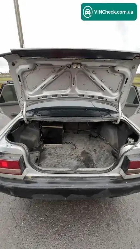 Mazda 626 1988, фото з оголошення 1 з 8, VIN JMZGD121201132613