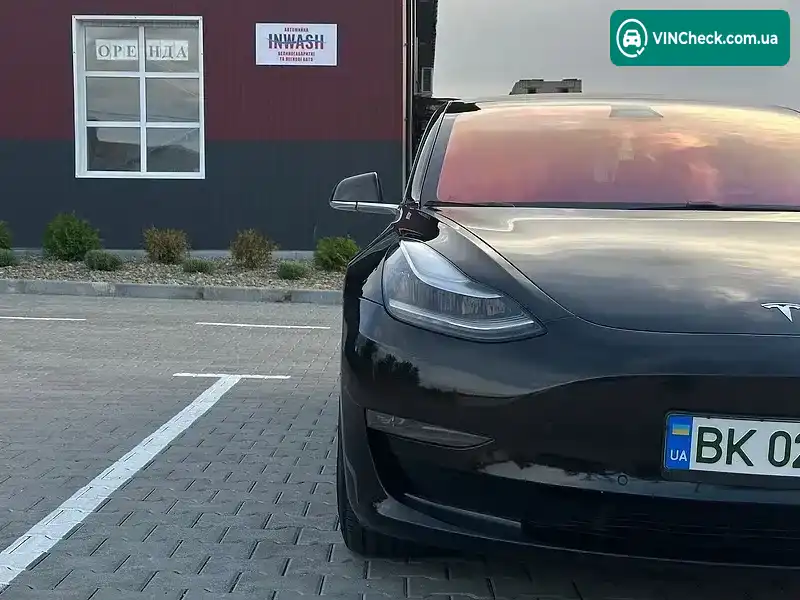 Tesla Model 3 2018, фото з оголошення 1 з 21, VIN 5YJ3E1EA8JF012552